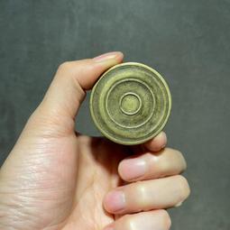 清代銅製朱砂筆舔，表面鐵殼銹滄桑感十足，器呈圓形，施祥云小舔147 歷史價格詳細信息