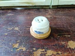 庄腳柑仔店~早期插座全新庫存品單入價~尺寸:徑約5公分 歷史價格詳細信息