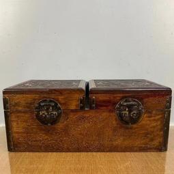 古玩 老貨老龍鳳戲珠手鐲一對，制作的很精致，顏色花紋漂亮，品相尺寸如圖 歷史價格詳細信息