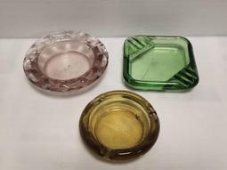 【老時光小舖】早期普普懷舊味-手提式新力牌電視機(無播放功能.純收藏擺飾) 歷史價格詳細信息