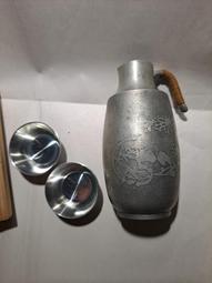 酒具組(2)~手繪~竹葉~早期~香山瓷器~酒瓶*2+酒杯*12~含盒子~宜蘭縣議會~懷舊.擺飾 歷史價格詳細信息