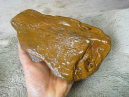 《紀老師的收藏-104 》天然玉原石財位擺件&rarr;優質紅彩樹化玉〈1100公克&rarr;w74   ※聚氣招財、心想事成、正能量魔法石! 歷史價格詳細信息