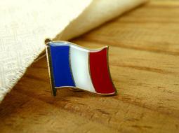 【國旗徽章】國旗別針,國旗胸針,國旗徽章,國旗首飾,國旗飾品,作工精美,送禮收藏,把玩欣賞! 歷史價格詳細信息