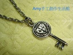 Amy手工創作生活館~手工設計【學院風~咖啡色織紋緞帶&深藍與白色格紋鈕扣+雙層鍊層次造型】古銅大別針/獨家設計款 歷史價格詳細信息