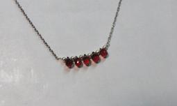 潼綾設記飾~ 玫瑰如名 { 清月 }天然強藍月光石蛋面戒面小米珍珠美制銅線 手做 包鑲 金屬線項鍊 歷史價格詳細信息