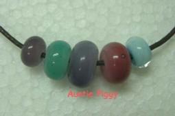 豬豬姨~Auntie Piggy~甜甜圈玻璃珠項鍊~彩虹甜甜圈玻璃項鍊~很特別玻璃項鍊~ 歷史價格詳細信息