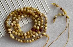 《省大大》【108 撫順琥珀豆油紅念珠】7+mm 天然遼寧撫順 琥珀蜜蠟 amber 項鍊/珠鍊 (108顆) 歷史價格詳細信息