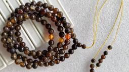 《省大大》【108 撫順琥珀豆油紅念珠】7+mm 天然遼寧撫順 琥珀蜜蠟 amber 項鍊/珠鍊 (108顆) 歷史價格詳細信息