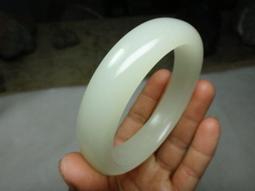 潤澤光亮迷人→天然新疆戈壁三彩玉項鍊{金玉滿堂/富貴有餘}Wi-25 純手工立體雕刻精品+送珠鍊繩《紀老師玉石設計坊》※正能量→聚氣招財•激發勇氣•身心靈和諧! 歷史價格詳細信息