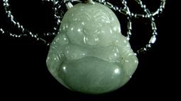 天然緬甸玉A貨   翡翠歡喜招財彌勒吊墜 飄陽綠 歷史價格詳細信息