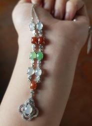 《精品百貨》天然漂亮漸層紫水晶手排 ~重量31.2克(隨機出貨) 歷史價格詳細信息