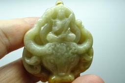 天然緬甸玉翡翠玉A貨 玉雕牛一對 帶黃翡 牛轉乾坤 附玻璃框 J11 歷史價格詳細信息