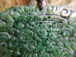 緬甸老翡翠雙面雕刻牌子掛件，紫羅蘭飄花，尺寸徑5.19厘米，厚度60 m m，完整無缺陷 舊藏 古玩 翡翠 二手【老王古玩】-90 歷史價格詳細信息