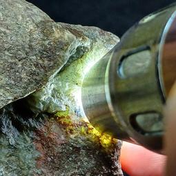 翡翠原石 木納邊角小墨翠 藍水 重量15克 尺寸3*2.5+0. 翡翠 原石 收藏 【天地通】二手-300 歷史價格詳細信息