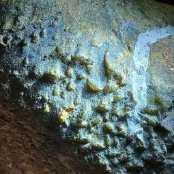 翡翠原石 木納邊角小墨翠 藍水 重量15克 尺寸3*2.5+0. 翡翠 原石 收藏 【天地通】二手-300 歷史價格詳細信息