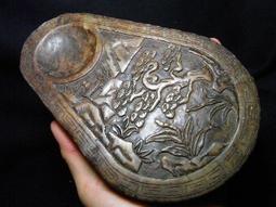 和闐玉~老件 和闐籽料 金皮入沁 白肉 溫潤 美石【金玉滿堂》盤件 約6.3ㄨ3.6ㄨ1.8cm(66g)=A3-337 歷史價格詳細信息