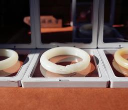 實價和闐玉59.3內徑籽料青花白玉點墨手鐲5425 歷史價格詳細信息