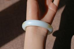 白送價新疆和闐玉籽料獨籽白玉光白籽猴如意竹子吊墜掛件，重11 歷史價格詳細信息