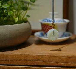 實價和闐玉59.3內徑籽料青花白玉點墨手鐲5425 歷史價格詳細信息