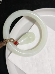 和闐玉俄碧七號礦紅皮手鐲，碧玉辣菠菜綠大圈口平安鐲，鋼板老料1889 歷史價格詳細信息