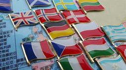 精美收藏＊★＊ 世博系列紀念章---2010年---世博  大熊貓  紀念章套裝--共 10 枚--帶精美冊子---十分少見---＊★＊ 歷史價格詳細信息