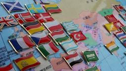 精美收藏＊★＊ 世博系列紀念章---2010年---世博  大熊貓  紀念章套裝--共 10 枚--帶精美冊子---十分少見---＊★＊ 歷史價格詳細信息