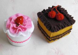 手工不織布娃娃 ~ 可愛小白兔裝娃娃情侶(吊飾) 歷史價格詳細信息