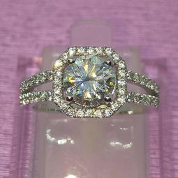 情侶對戒莫桑石戒指女純銀訂婚情侶對戒一對鉆戒一克拉~求婚結婚鉆戒--鴻運飾品 歷史價格詳細信息