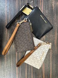 【 MK MICHAEL KORS 鉚釘 蝙蝠包 】時尚女款 手提包側肩包。新品現貨特價出清。美國 拉斯維加斯購得。 歷史價格詳細信息