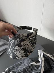 miumiu春夏新品草帽漁夫帽純天然草 手工編織的工藝特別講究 “顔色特別漂亮” 歷史價格詳細信息