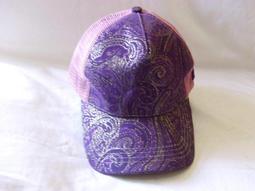 潮流帽子 收藏家嘻哈帽  螢光紅白雙色設計款精美刺繡英文字CUBOX造型三分之2網帽 女孩也適用 得字櫃04 歷史價格詳細信息