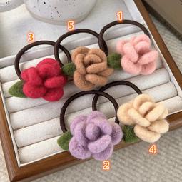 {朵朵韓飾} C2147 韓國直送(正韓)-法式氣質植絨水鑽玫瑰鏤空雲朵抓夾(三色) 歷史價格詳細信息