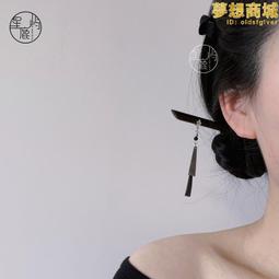 聽風八百遍，才知是​​人間（史鐵生、汪曾祺、梁實秋、豐子愷、沈從文等12位名家寫給獨行者的生命之書。我們生而破碎，用活著 歷史價格詳細信息