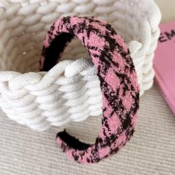 {朵朵韓飾} C2487 韓國直送(正韓)-個性氣質純色三角形抓夾(四色) 歷史價格詳細信息