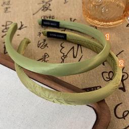 {朵朵韓飾} C3432 韓國直送(正韓)-法式氣質彩虹草編花朵扭扭髮夾(二色) 歷史價格詳細信息