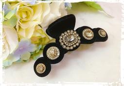 ＊ 阿布捲捲鄉村雜貨 ＊韓國進口 精緻奢華珍珠亮鑽 大抓夾 鯊魚夾-韓國製 歷史價格詳細信息