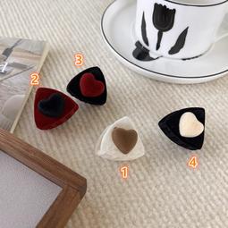 {朵朵韓飾} B9944 韓國直送(正韓)-氣質甜美植絨花朵珍珠小抓夾(三色) 歷史價格詳細信息