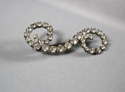 *文文古董市場*Vintage 女孩愛和平 紅白藍三色彩鑽 飄逸飛揚美國國旗老別針 歷史價格詳細信息