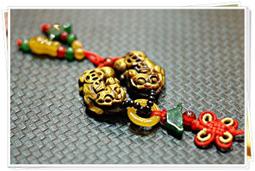 夜如來~百貨公司水晶專櫃頂級真品精雕六字五行吊飾包包~水晶/A貨/天然/無染色/無抽雜質/附品質保證卡/可開光 歷史價格詳細信息