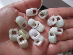 一個緬甸翡翠原石大馬坎場口重量336克 翡翠 原石 石料【二手】【佟掌櫃】-2591 歷史價格詳細信息