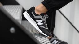 現貨 iShoes正品 New Balance 997H 女鞋 黑 白 NB 日系 復古 休閒鞋 CM997HFN D 價格比較,價格查詢,歷史價格詳細信息
