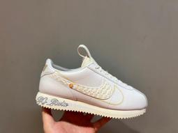 S.G NIKE CORTEZ BASIC SL GS 904764-102 白黑 女鞋 大童款 休閒 阿甘鞋 歷史價格詳細信息