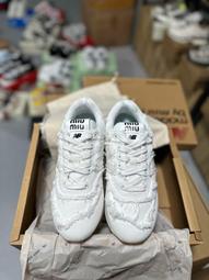 miumiu油蠟皮手拿寶石單肩腋下包中古vintage原版是手拿送寶石鍊條也可以斜挎但是單 歷史價格詳細信息