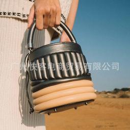 小眾設計幾何包2024新款時尚菱格雙肩包大容量電腦背包鐳射書包潮 歷史價格詳細信息