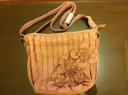 橘色真皮側肩背圓筒包,底外圓直徑12.5cm,高度34cm,有使用痕跡,降價大出清 歷史價格詳細信息