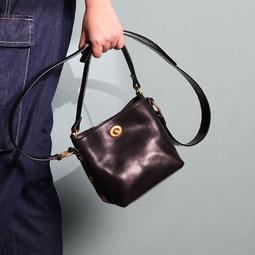 斜背/手提真皮公事包 商務筆電包 新品上市 Cortina 5.0系列 0104-10603-藍色-Crocodile 鱷魚皮件 歷史價格詳細信息