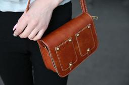 ⁂帝芬妮精品⁂三件免運！日韓皮革短夾錢夾皮夾 另賣長夾小零錢包皮包男包女包 手提包手拿包側背包單肩包後背包雙肩包書包66 歷史價格詳細信息