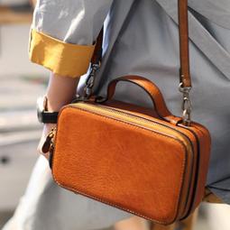 復古皮革方形後背包 暗紅  AMINAH~【am-0227】第三代 歷史價格詳細信息