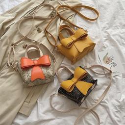 韓國 黃色小鴨 斜背包 可愛 恐龍 粉紅豬 熊 玩偶背包 兒童 絨布背包 小黃鴨 歷史價格詳細信息