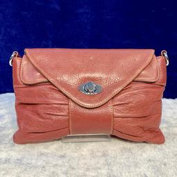 高登全牛皮「肩背包」－本身有三隔層，有暗拉鏈，採頭層牛皮精製，品質保證，裡外材質皆採頂级牛皮，經久耐用，高CP值，創造皮 歷史價格詳細信息